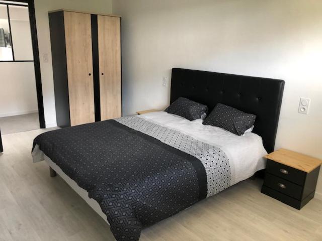 Loft Reve Du Soir 125 M2 Climatise 350 M De La Gare Apartment Lourdes Luaran gambar