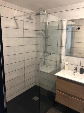 Loft Reve Du Soir 125 M2 Climatise 350 M De La Gare Apartment Lourdes Luaran gambar