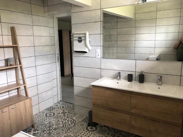Loft Reve Du Soir 125 M2 Climatise 350 M De La Gare Apartment Lourdes Luaran gambar